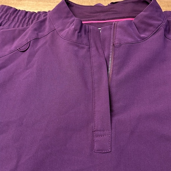 MOVEMENT ⭐️ butter soft  scrub set - Picture 9 of 14